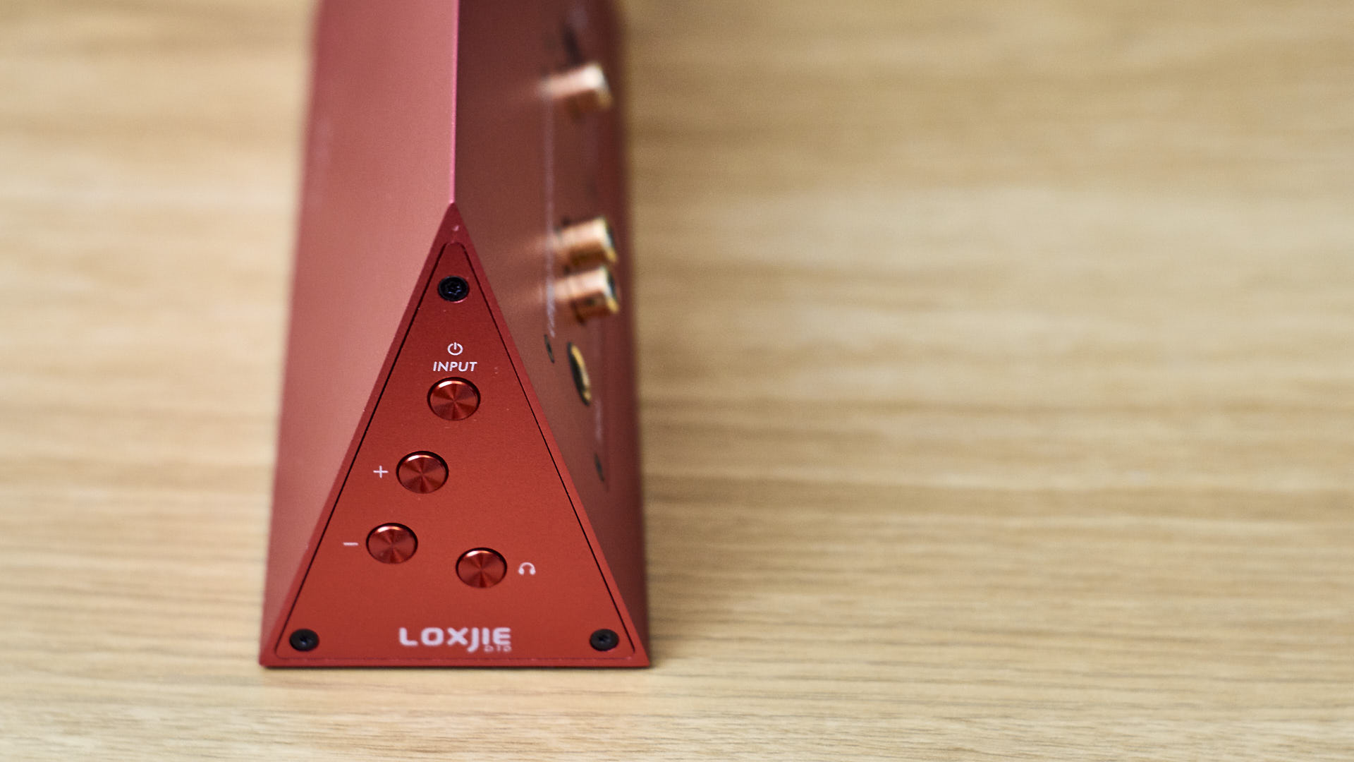 Loxjie D10 – odd looks and serious sound